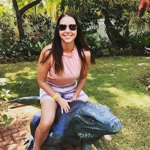 Meet your Posher, April